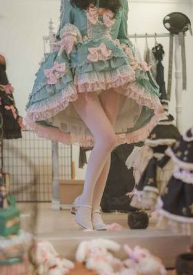 姐姐的朋友来家里做客免费观看_日韩成人在线